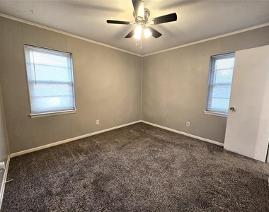 604 E 4th Street - Photo Thumbnail 10