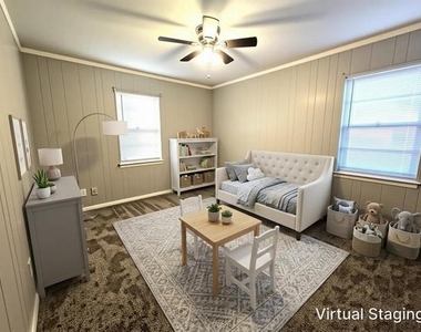 604 E 4th Street - Photo Thumbnail 12