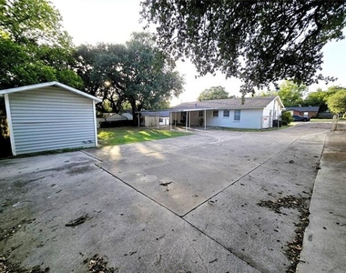 604 E 4th Street - Photo Thumbnail 22