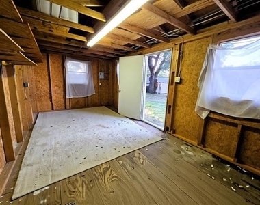 604 E 4th Street - Photo Thumbnail 24