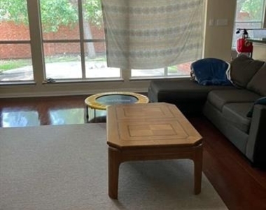737 Westminster Way - Photo Thumbnail 3
