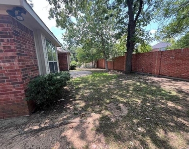 737 Westminster Way - Photo Thumbnail 13