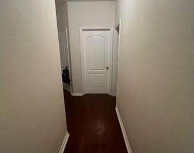 737 Westminster Way - Photo Thumbnail 8