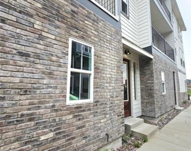 206 S Village Way - Photo Thumbnail 38