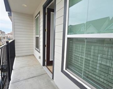 206 S Village Way - Photo Thumbnail 23