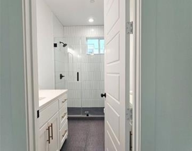 206 S Village Way - Photo Thumbnail 14