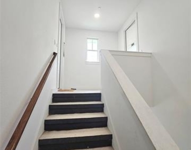 206 S Village Way - Photo Thumbnail 37