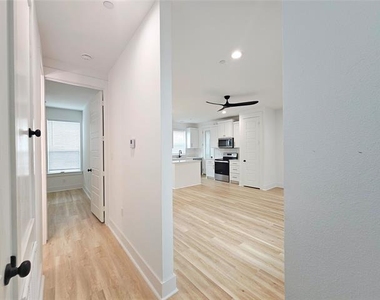 206 S Village Way - Photo Thumbnail 21