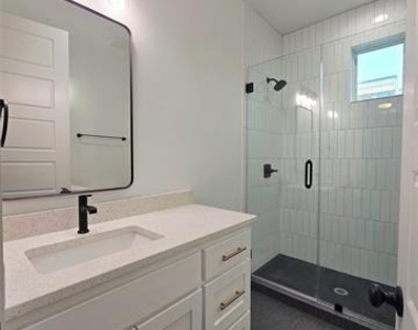 206 S Village Way - Photo Thumbnail 15
