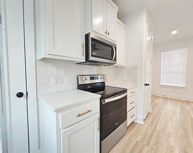 206 S Village Way - Photo Thumbnail 31