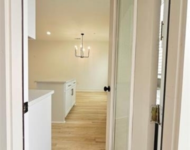 206 S Village Way - Photo Thumbnail 29