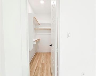 206 S Village Way - Photo Thumbnail 13