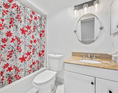 9050 E Highland Pines Boulevard - Photo Thumbnail 4
