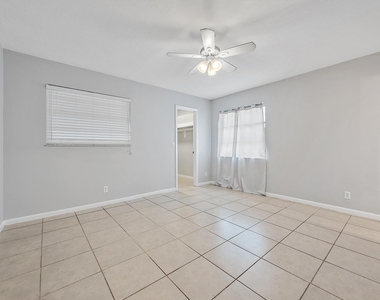 9050 E Highland Pines Boulevard - Photo Thumbnail 11