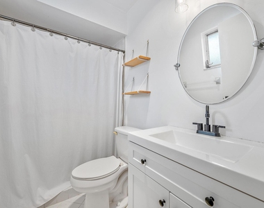9050 E Highland Pines Boulevard - Photo Thumbnail 5