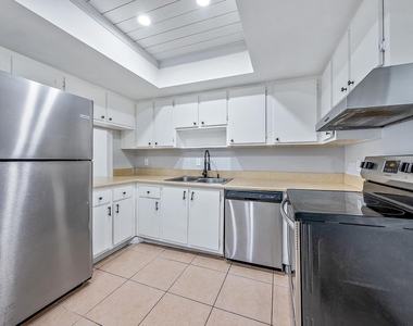 9050 E Highland Pines Boulevard - Photo Thumbnail 1