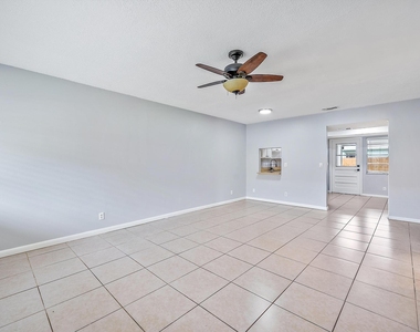 9050 E Highland Pines Boulevard - Photo Thumbnail 8