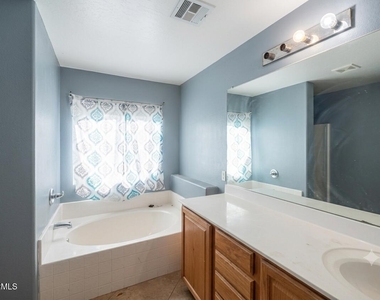 25873 W Miami Street - Photo Thumbnail 5