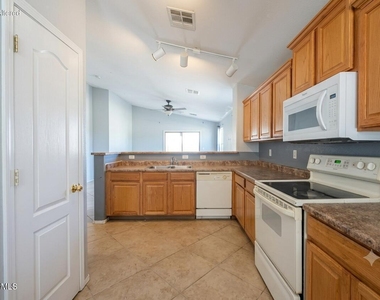 25873 W Miami Street - Photo Thumbnail 3