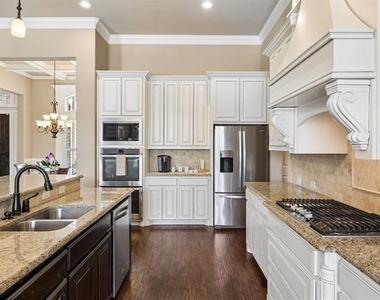 801 Rose Court - Photo Thumbnail 8