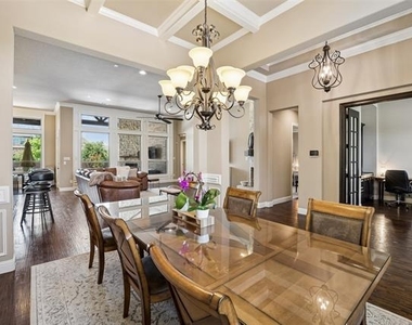801 Rose Court - Photo Thumbnail 2