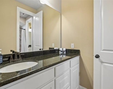 801 Rose Court - Photo Thumbnail 20