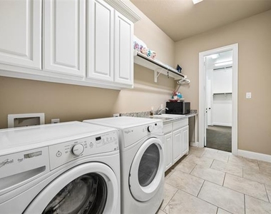801 Rose Court - Photo Thumbnail 15