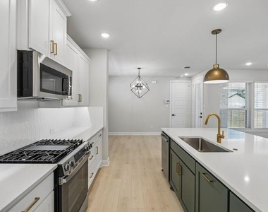 4816 Maxwell Drive - Photo Thumbnail 14