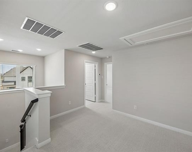 4816 Maxwell Drive - Photo Thumbnail 16