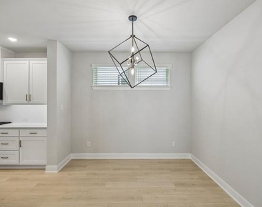4816 Maxwell Drive - Photo Thumbnail 5