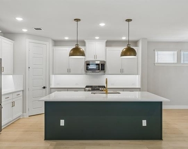 4816 Maxwell Drive - Photo Thumbnail 12