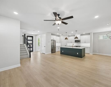 4816 Maxwell Drive - Photo Thumbnail 11
