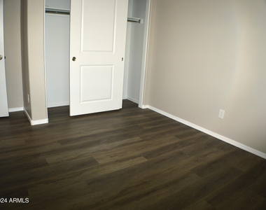 1366 W Pinkley Way - Photo Thumbnail 25