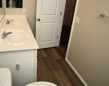 1366 W Pinkley Way - Photo Thumbnail 13