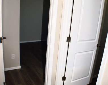 1366 W Pinkley Way - Photo Thumbnail 18