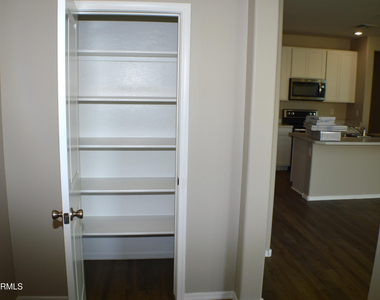 1366 W Pinkley Way - Photo Thumbnail 26