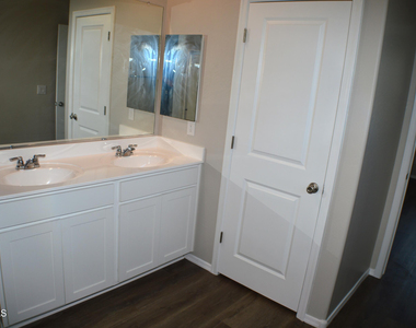 1366 W Pinkley Way - Photo Thumbnail 34