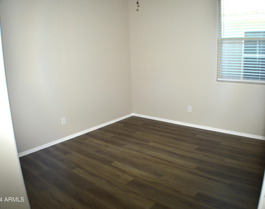 1366 W Pinkley Way - Photo Thumbnail 23