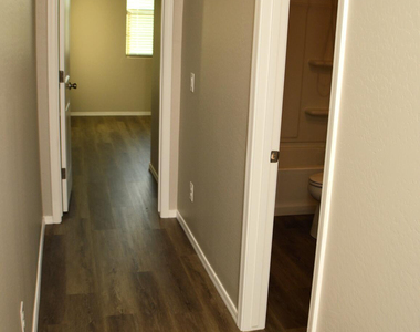 1366 W Pinkley Way - Photo Thumbnail 11