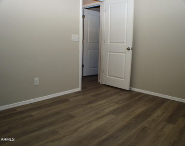 1366 W Pinkley Way - Photo Thumbnail 21