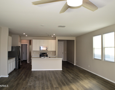 1366 W Pinkley Way - Photo Thumbnail 7