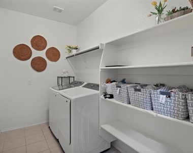 1802 Phillip Lane - Photo Thumbnail 25