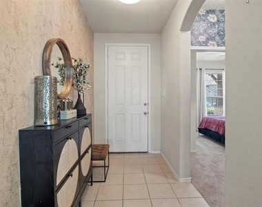 1802 Phillip Lane - Photo Thumbnail 3