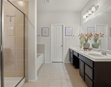 1802 Phillip Lane - Photo Thumbnail 18