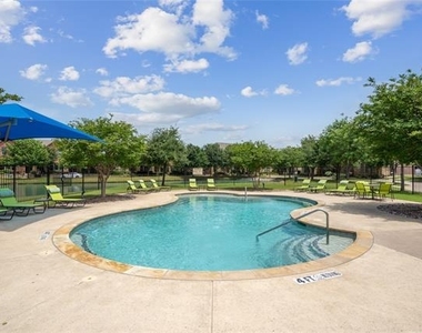 4213 Pecan Bend Lane - Photo Thumbnail 31