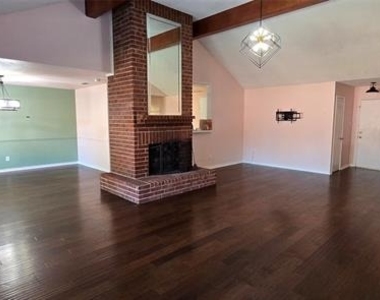 2108 Bershire Drive - Photo Thumbnail 2