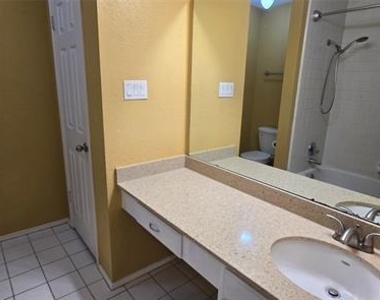 2108 Bershire Drive - Photo Thumbnail 20