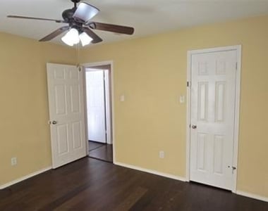 2108 Bershire Drive - Photo Thumbnail 23