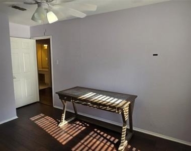 2108 Bershire Drive - Photo Thumbnail 18