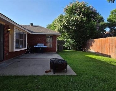 2108 Bershire Drive - Photo Thumbnail 24